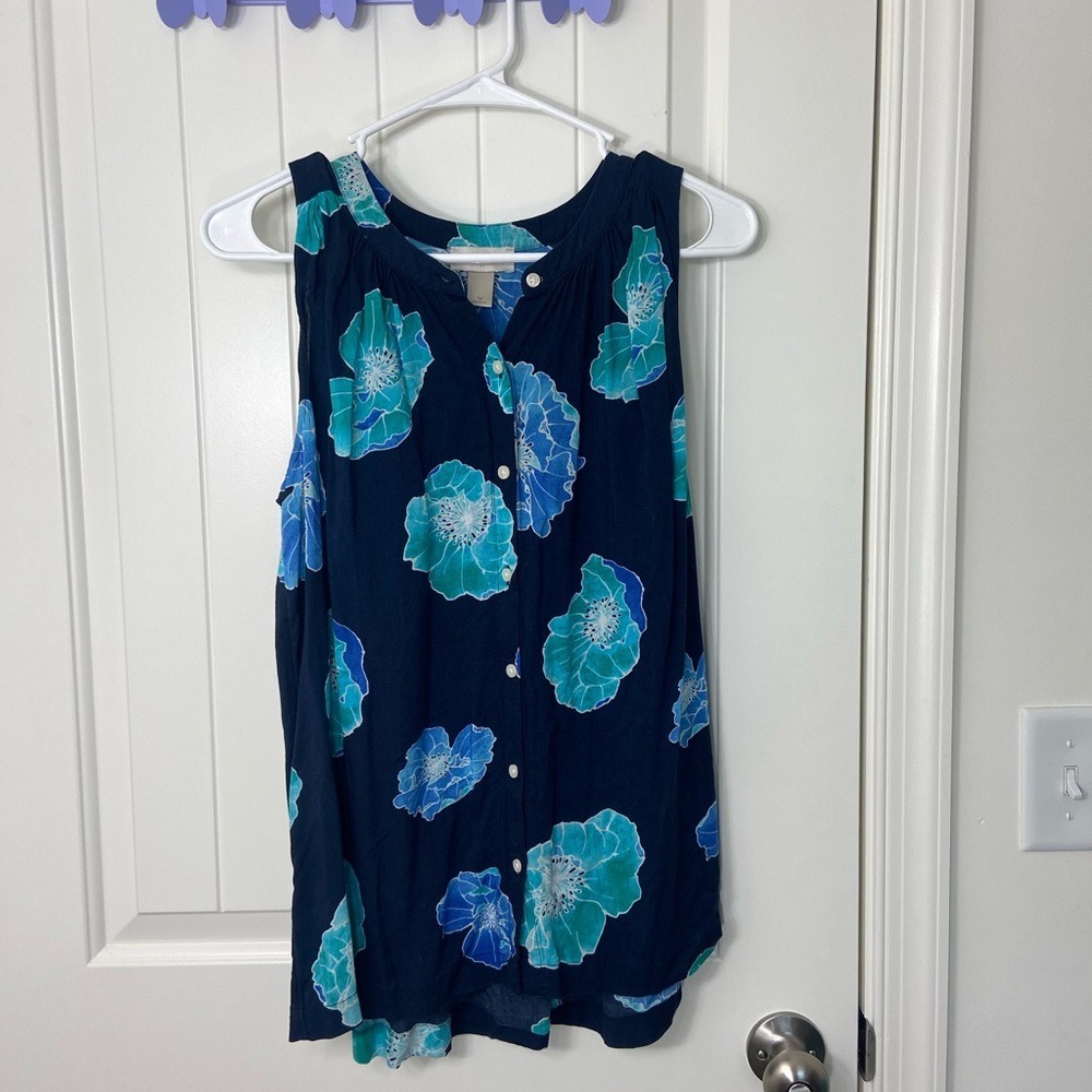 NWOT LOFT women's navy blue floral sleeveless full button front summer blouse M